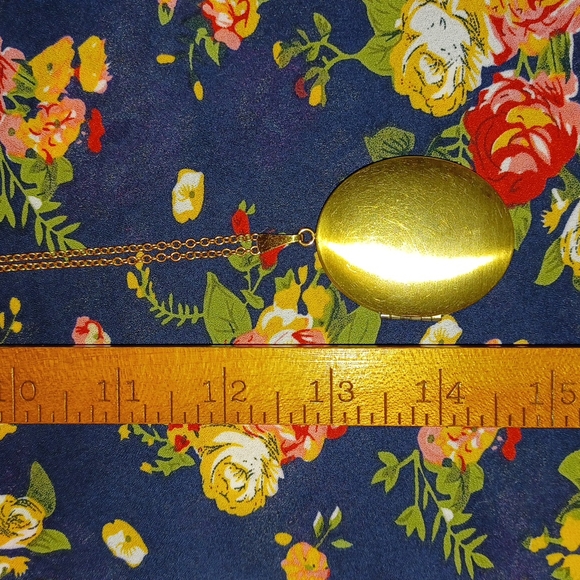 Vintage locket. - Picture 6 of 8